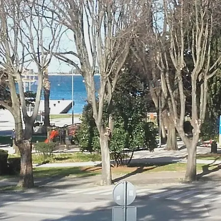 Arenastreet Next To The Amphitheater *